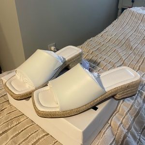 Schutz Corah Atanado Leather Sandal never worn. Brand new in box